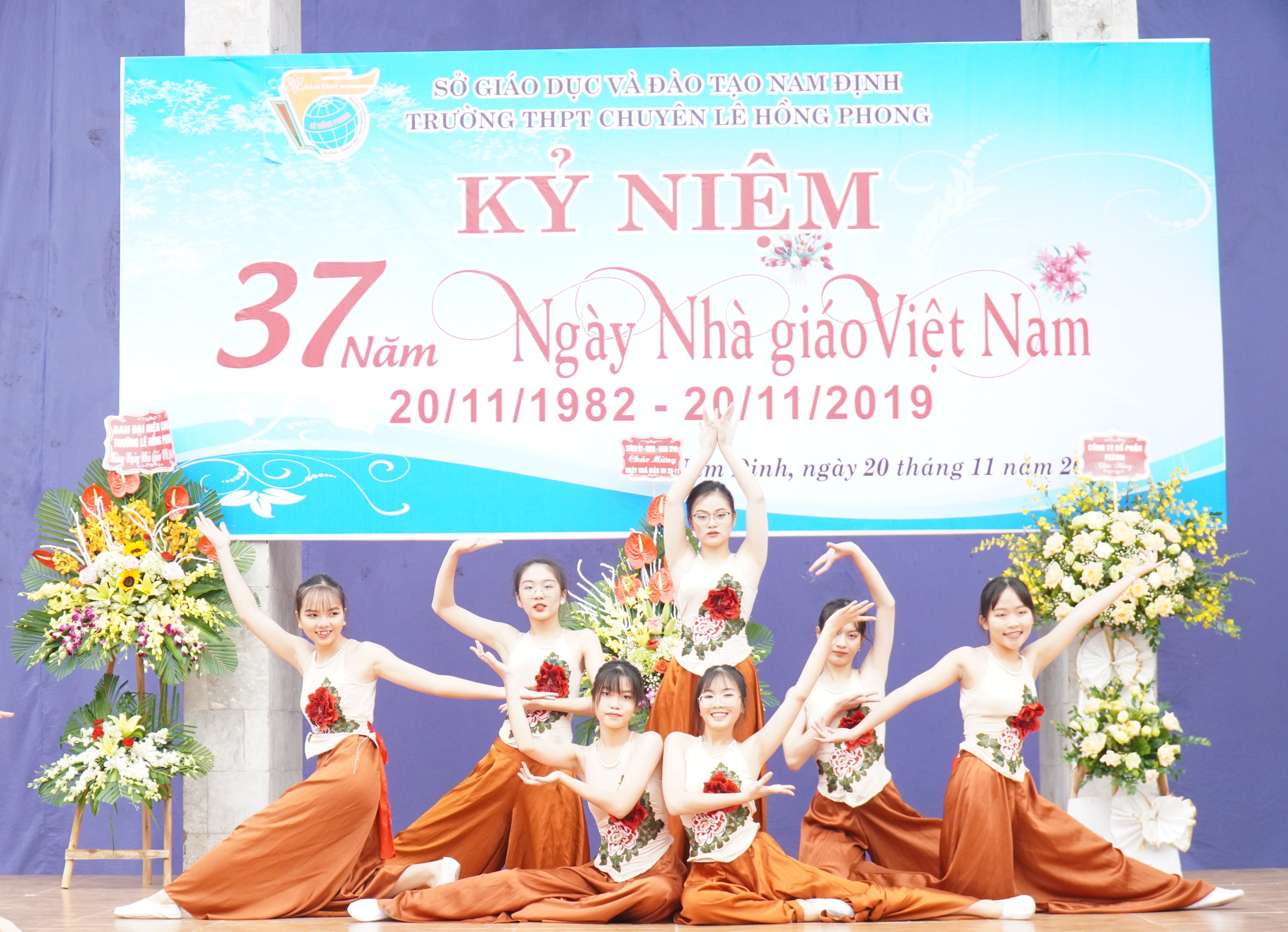 Lễ kỉ niệm Ngày Nhà giáo Việt Nam 20/11