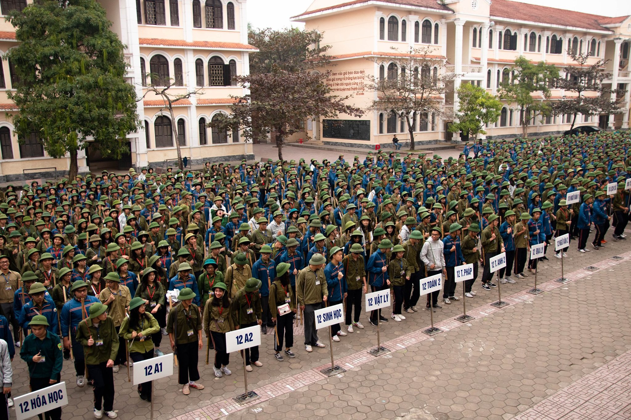 Hoàn thành thắng lợi đợt học quân sự thứ hai, năm học 2019-2020