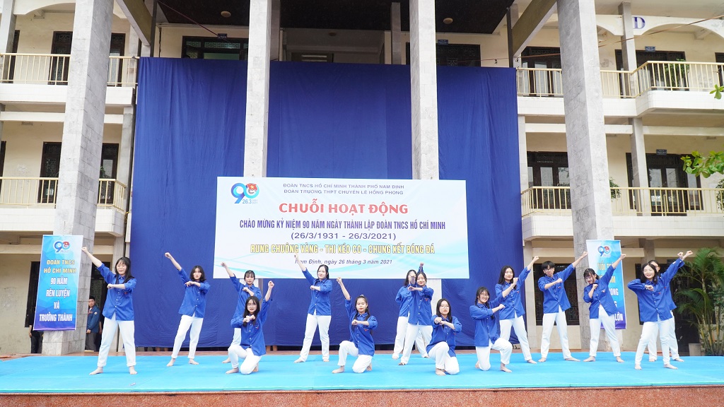 Đoàn trường THPT chuyên Lê Hồng Phong tổ chức Kỉ niệm 90 năm ngày Thành lập Đoàn TNCS HCM (26/3/1931 – 26/3/2021) và 75 năm ngày Thể thao Việt Nam (27/3/1946 – 27/3/2021)
