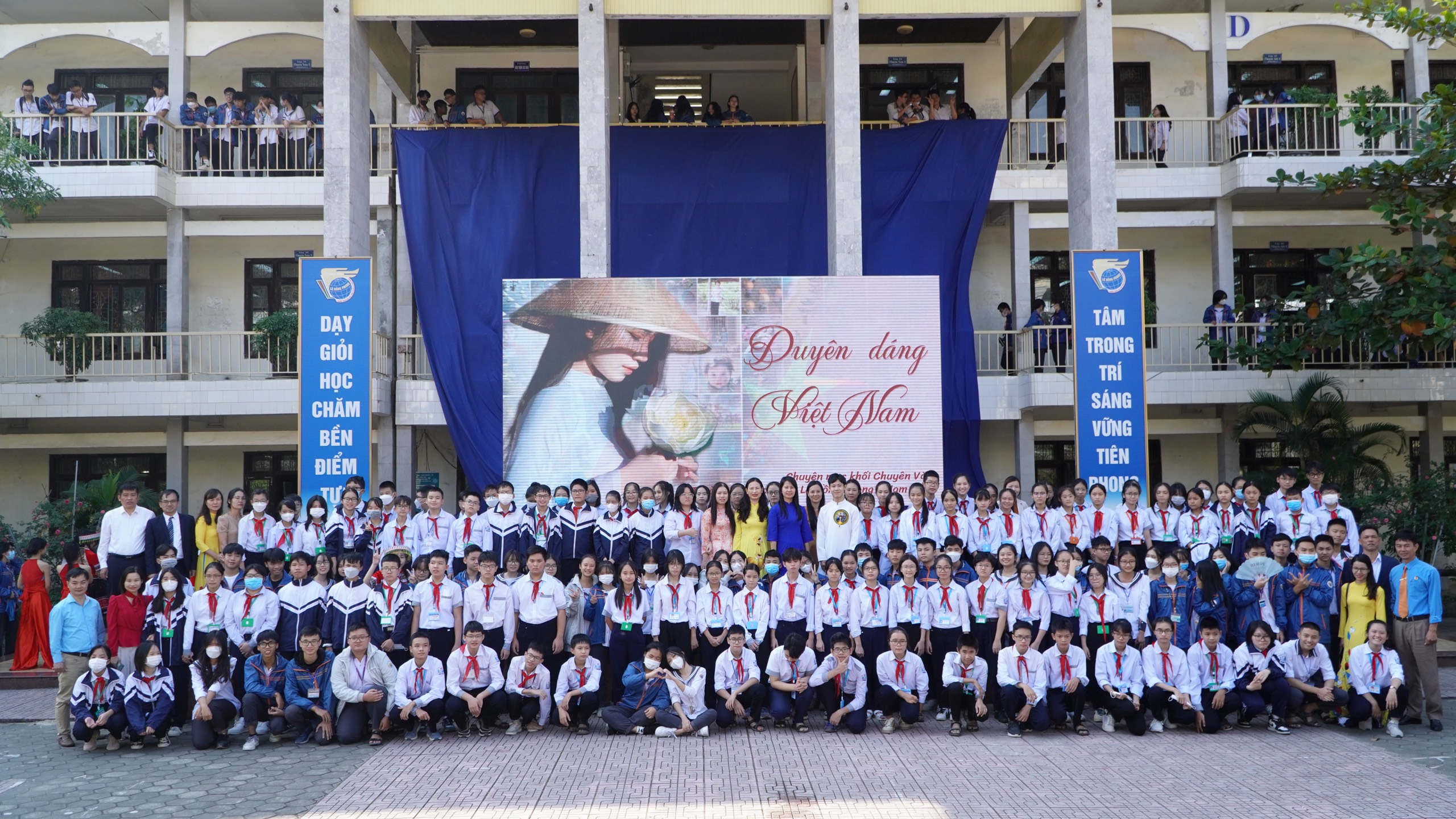 Hoạt động kết nối, truyền cảm hứng của các thế hệ học sinh tại mái trường THPT Chuyên Lê Hồng Phong, Nam Định