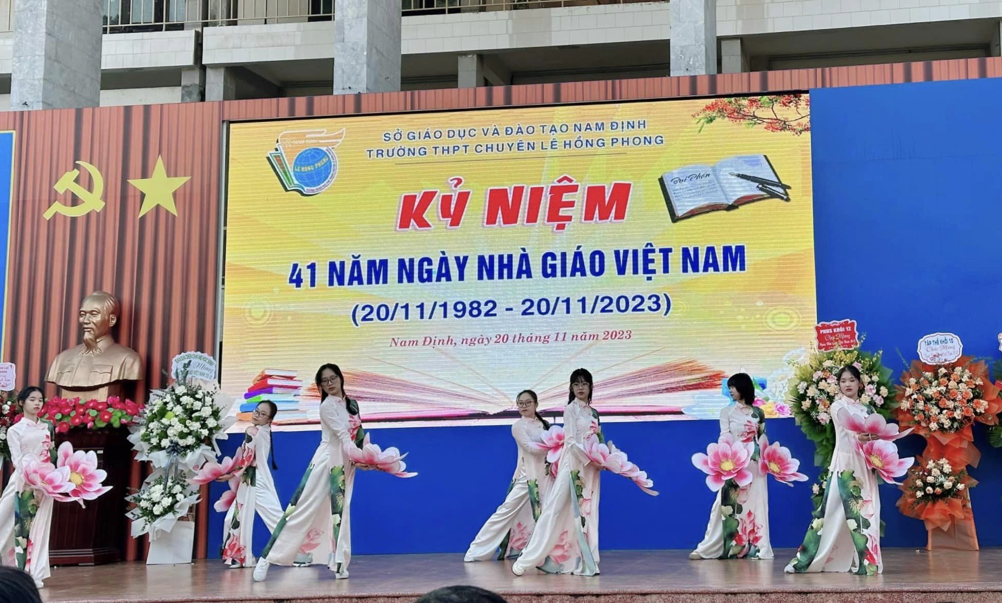 Trường THPT chuyên Lê Hồng Phong tổ chức Lễ Kỉ niệm 41 năm ngày Nhà giáo Việt Nam 20/11