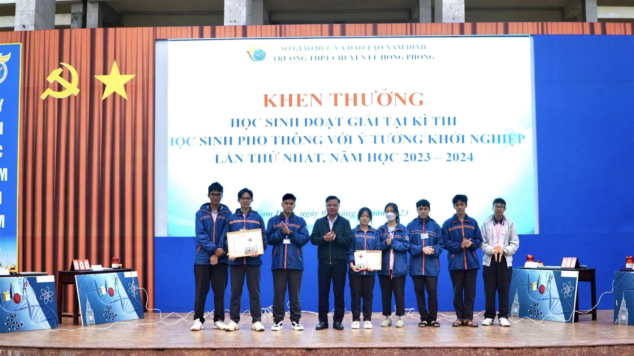 Học sinh trường THPT chuyên Lê Hồng Phong đoạt giải tại Cuộc thi “Học sinh phổ thông với ý tưởng khởi nghiệp”