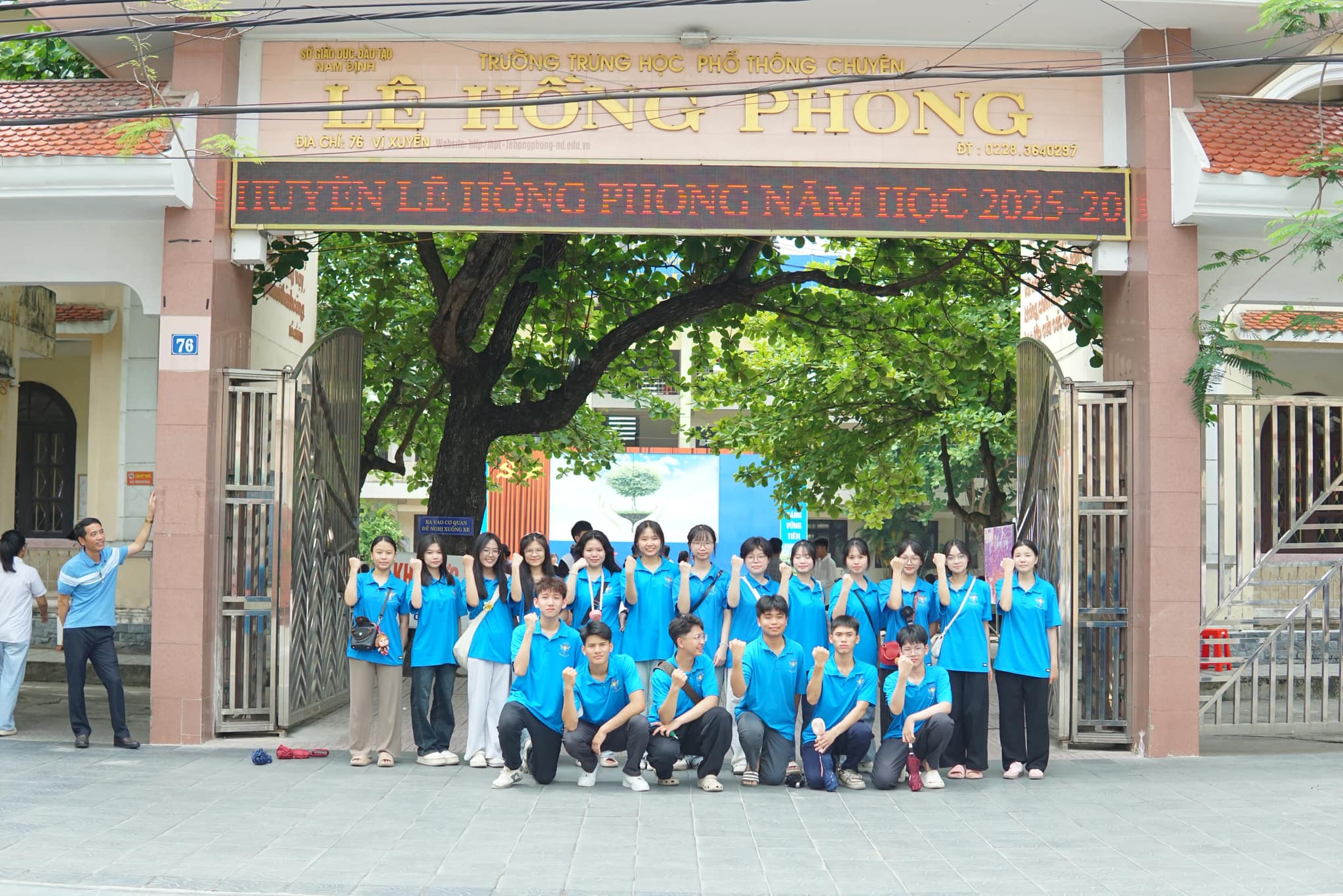 Ngày thi môn chuyên Lê Hồng Phong - Tiếp sức, đồng hành cùng sĩ tử