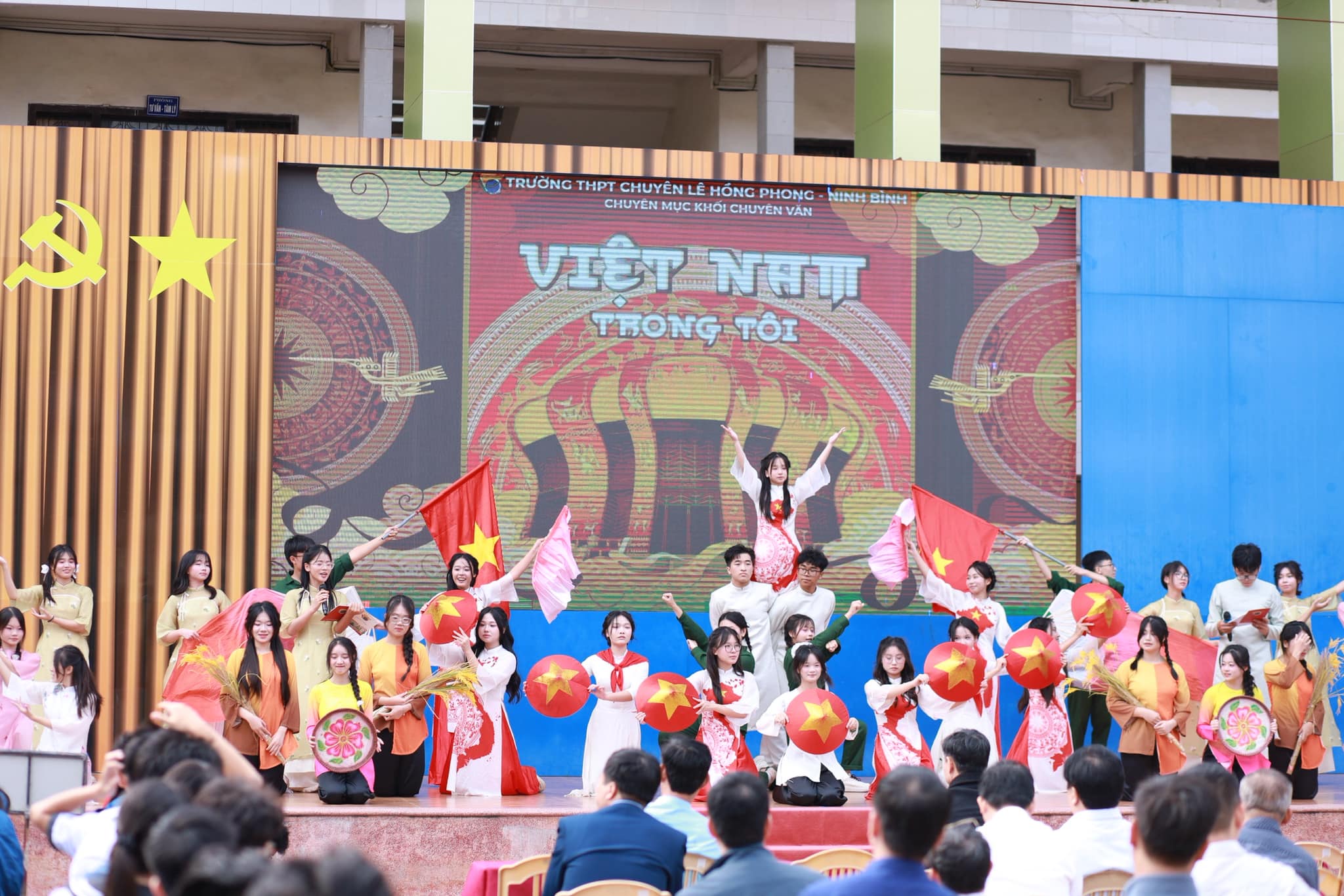 Tuần mới khởi đầu rực rỡ cùng chào cờ đầu tuần tại Lê Hồng Phong