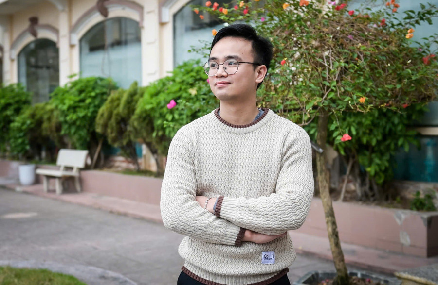 Thầy giáo 9X trở về mái trường xưa, nâng bước học trò vươn tầm quốc gia