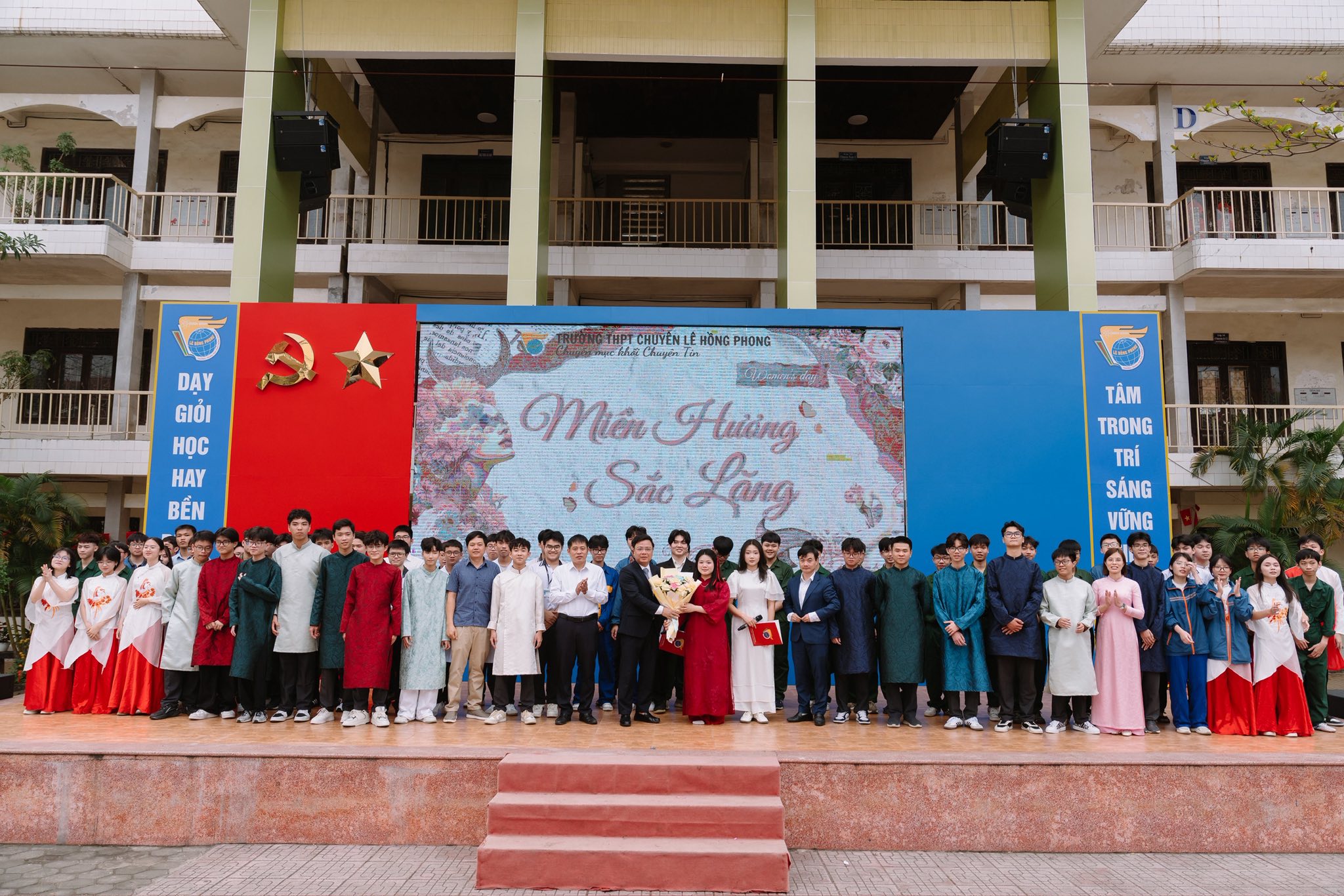 Miền hương sắc lặng - Bản hoà ca tôn vinh Phụ nữ trong sắc xuân tháng Ba