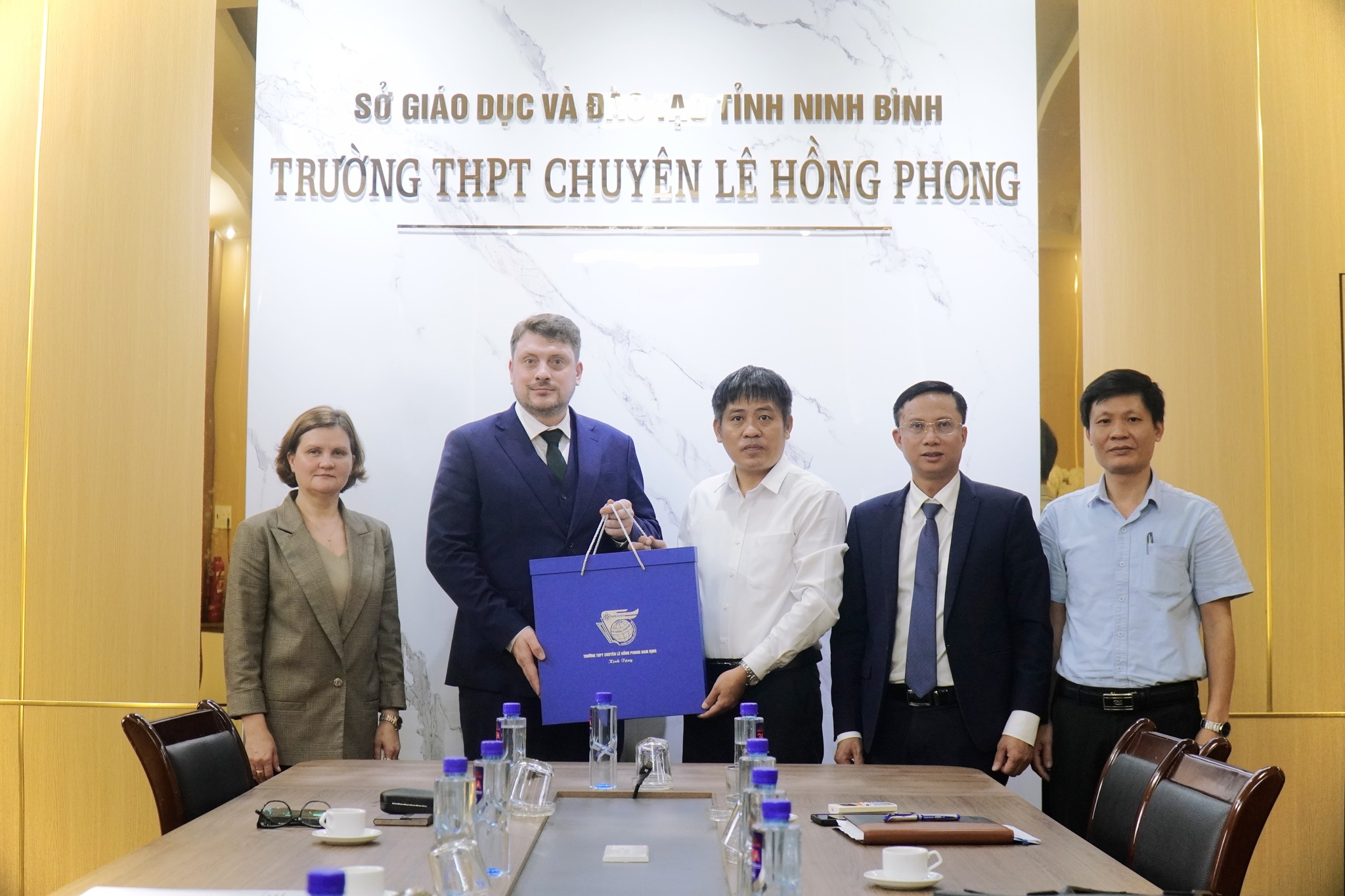 Kết nối giáo dục quốc tế: Mở ra cánh cửa du học Nga cho học sinh trường THPT chuyên Lê Hồng Phong