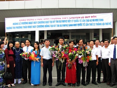 Đà Nẵng đón trọng thể 2 học sinh đoạt Huy chương Olympic Quốc tế