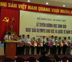 Tuyên dương học sinh giỏi đoạt giải Olympic